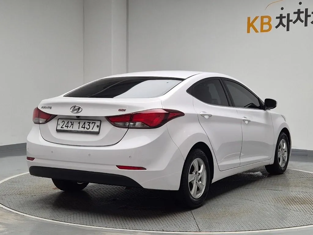 Hyundai Avante 2014 photo 3