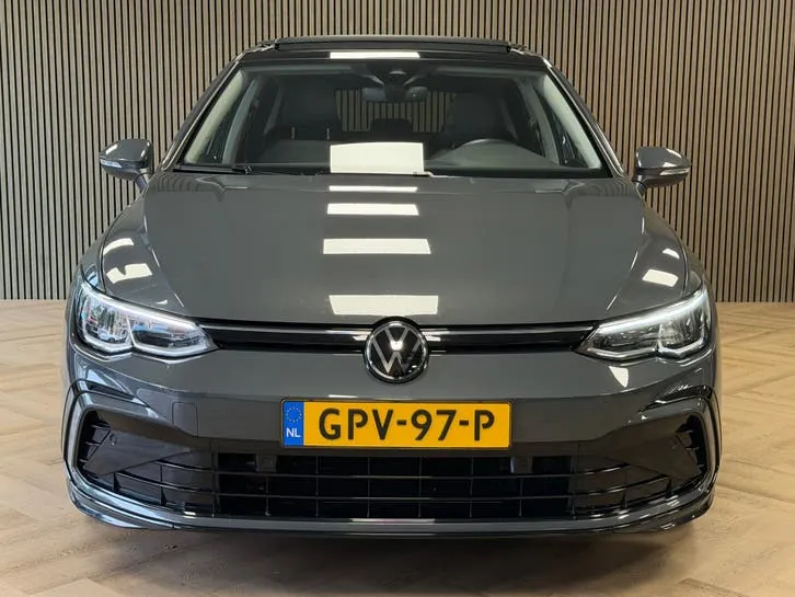 Volkswagen Golf 2023 photo 2