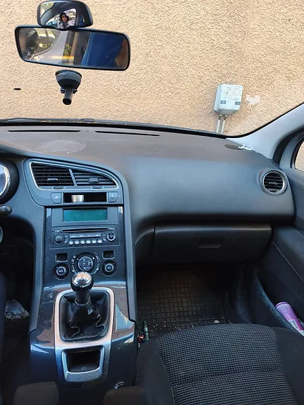 Peugeot 5008 2011 photo 4