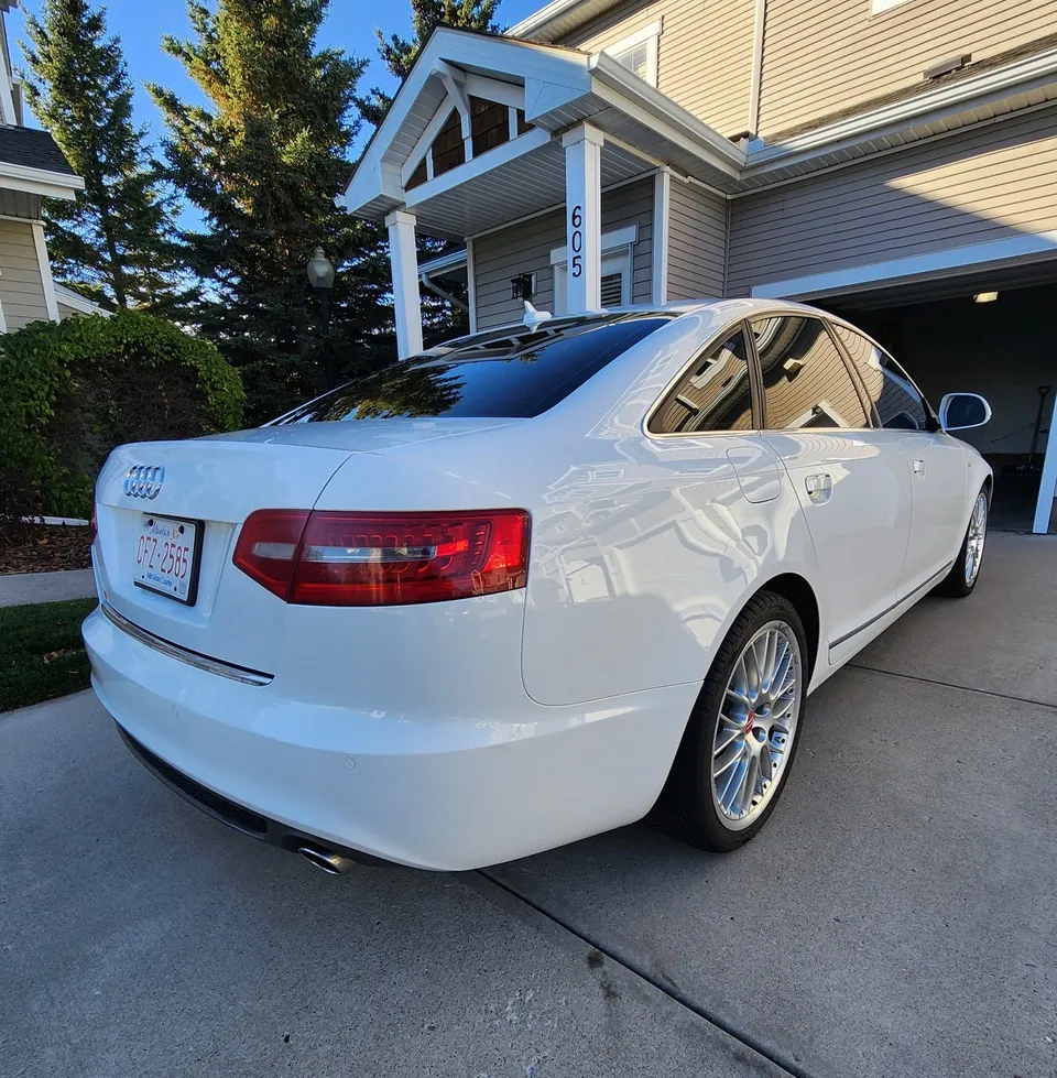Audi A6 2010 photo 2