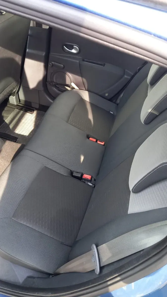 Renault Clio 2010 photo 3