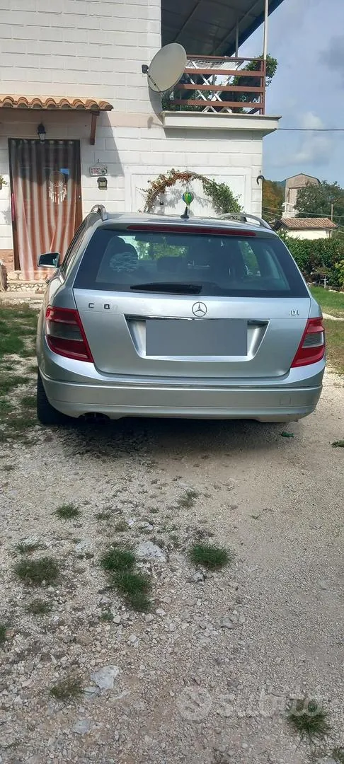 Mercedes-Benz C-Class 2011 photo 3