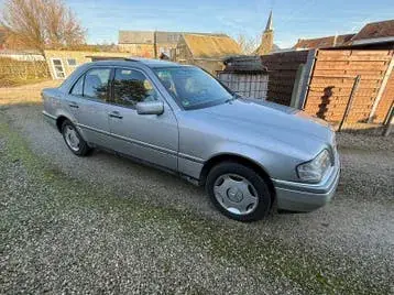 Mercedes-Benz W202