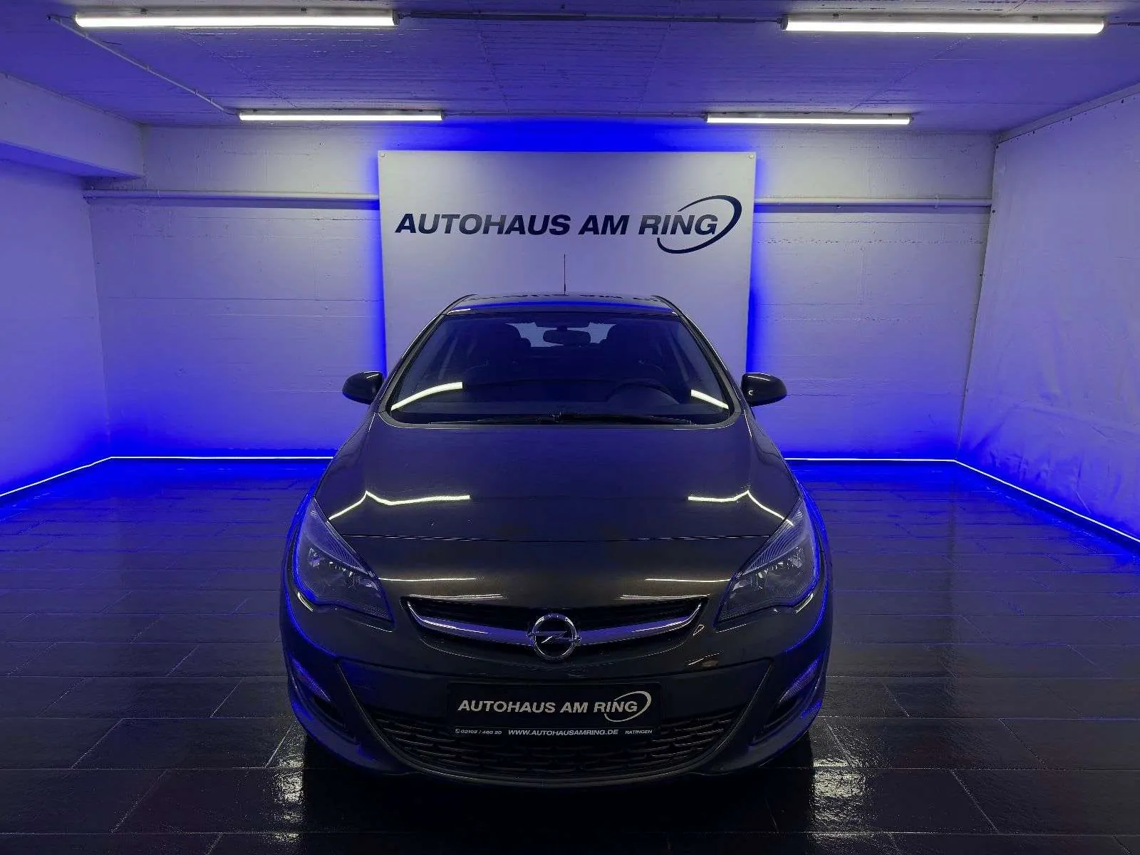 Opel Astra J 2013 photo 2