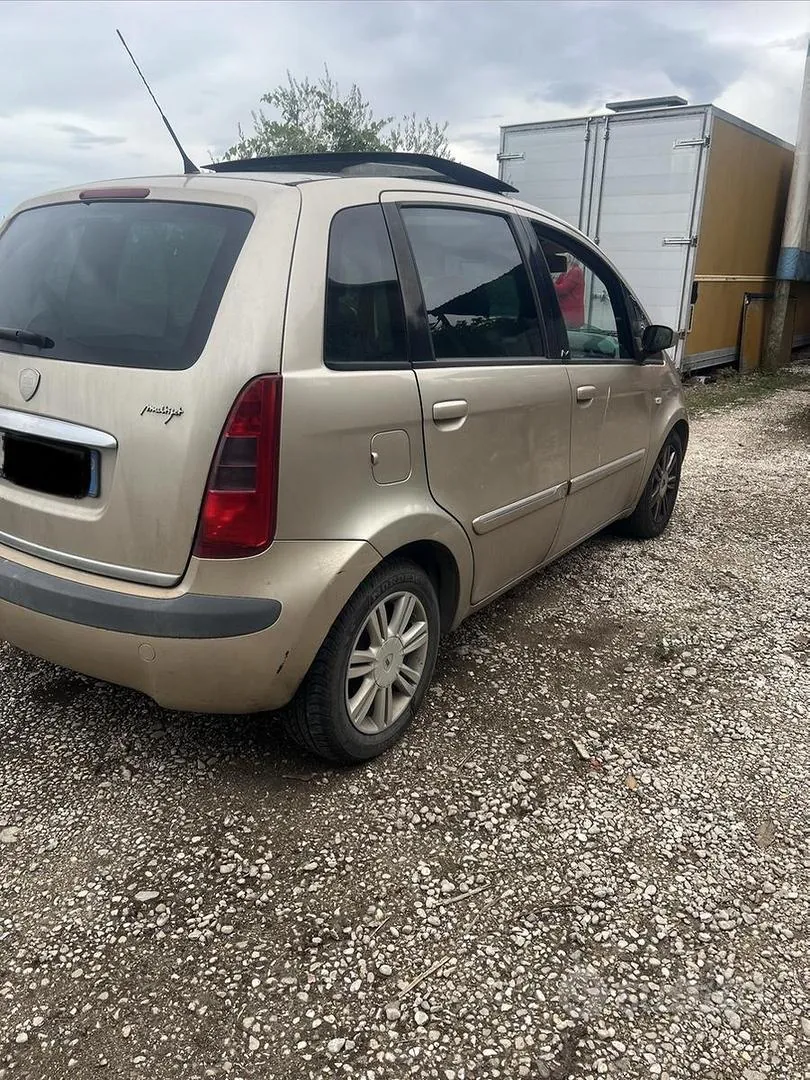 Lancia Musa 2005 photo 2