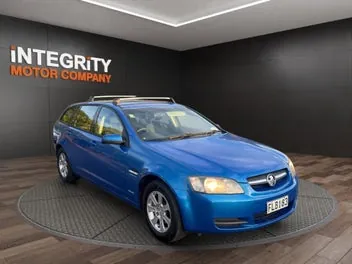 Holden Commodore 2010 photo 2