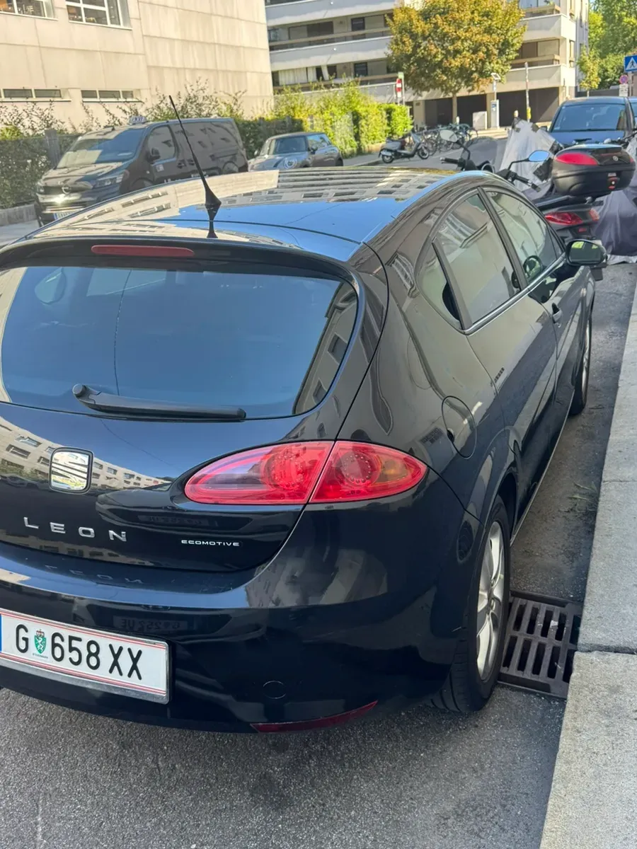 Seat Leon 2009 photo 2