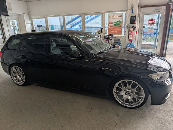 BMW 330I