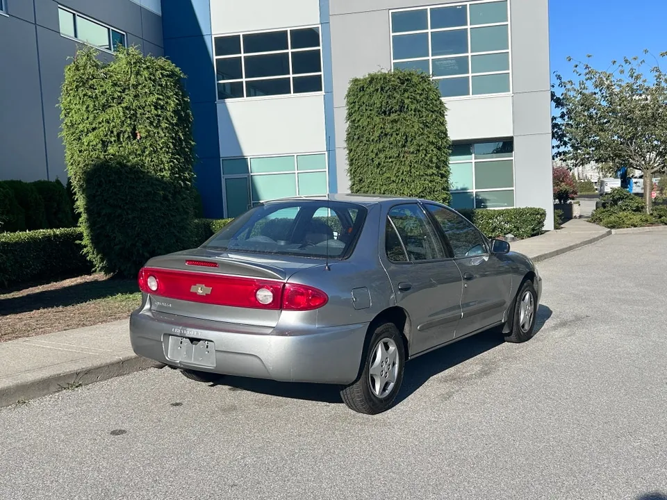Chevrolet Cavalier 2004 photo 4