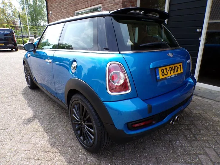Mini Cooper S 2011 photo 3