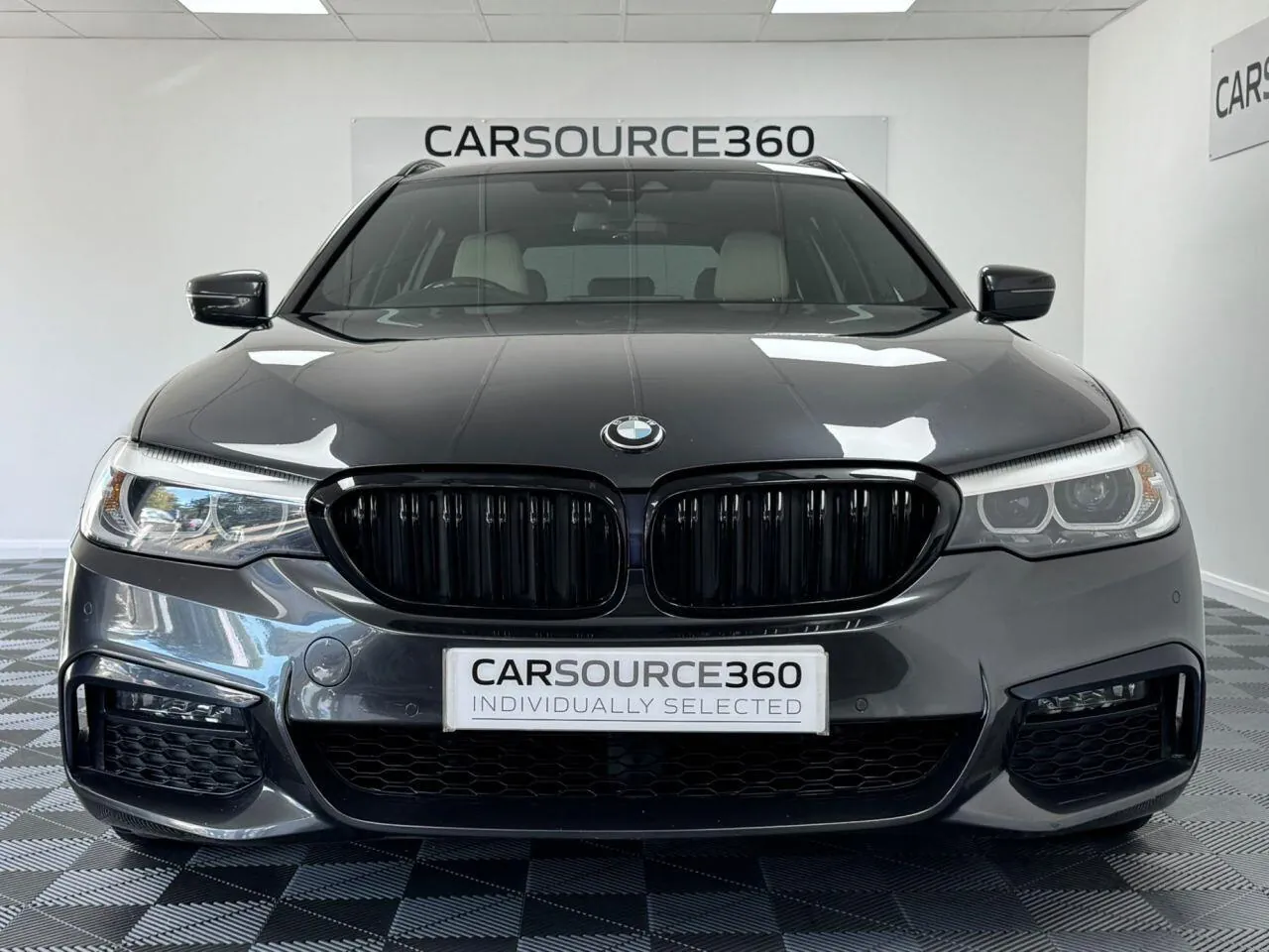 BMW 5 Series 2019 photo 4