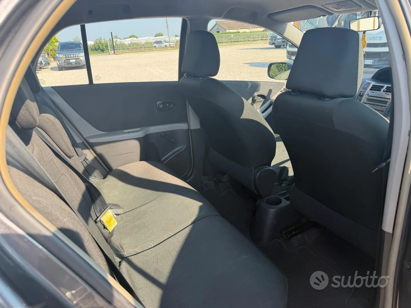 Toyota Yaris 2010 photo 5