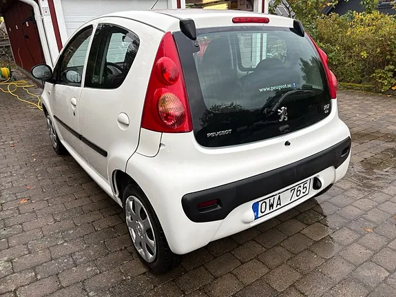 Peugeot 107 2010 photo 4