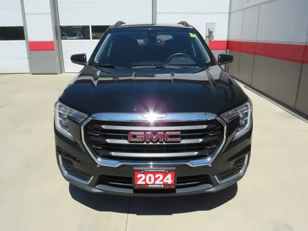 GMC Terrain 2024 photo 2