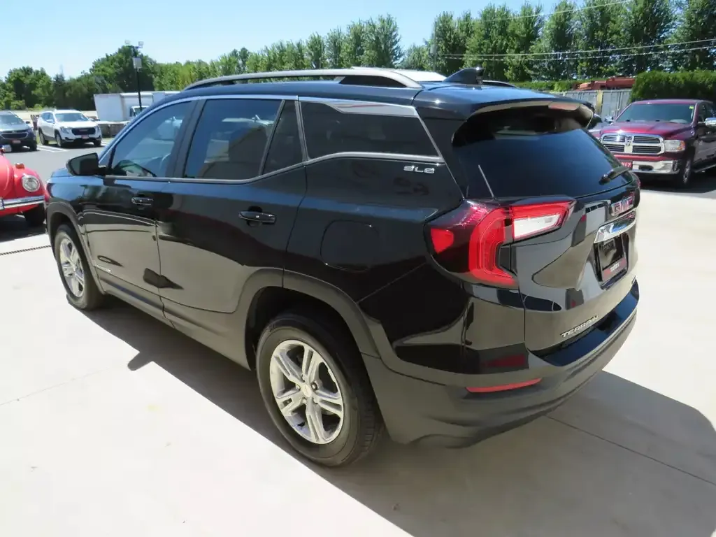 GMC Terrain 2024 photo 3