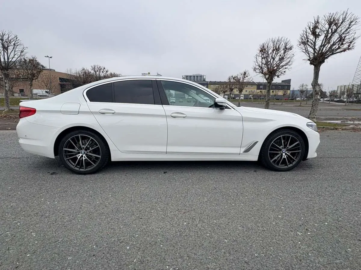 BMW 5 Series 2018 photo 3