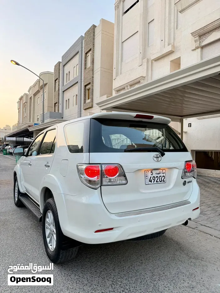 Toyota Fortuner 2012 photo 5