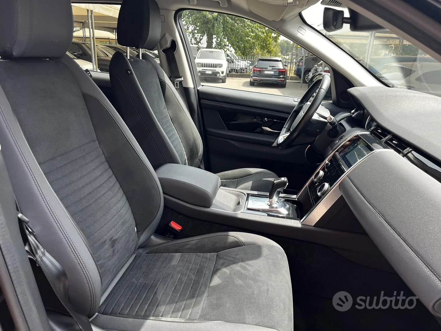 Land Rover Discovery Sport 2020 photo 5