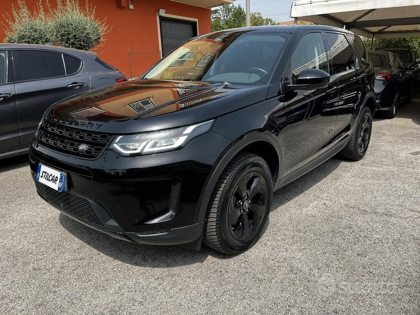 Land Rover Discovery Sport 2020 photo 2