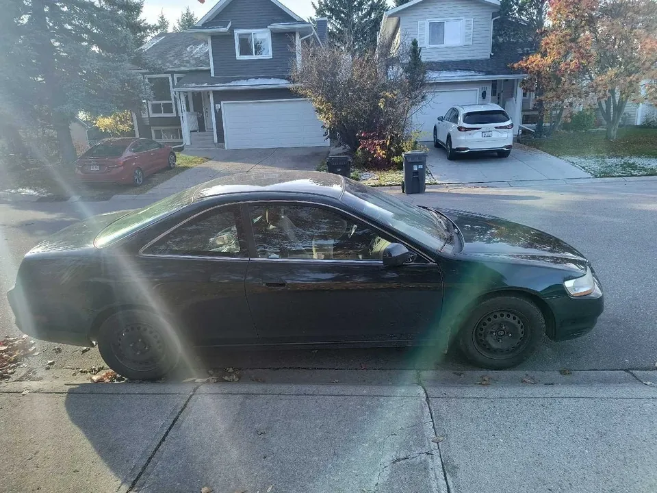 Honda Accord 2000 photo 2