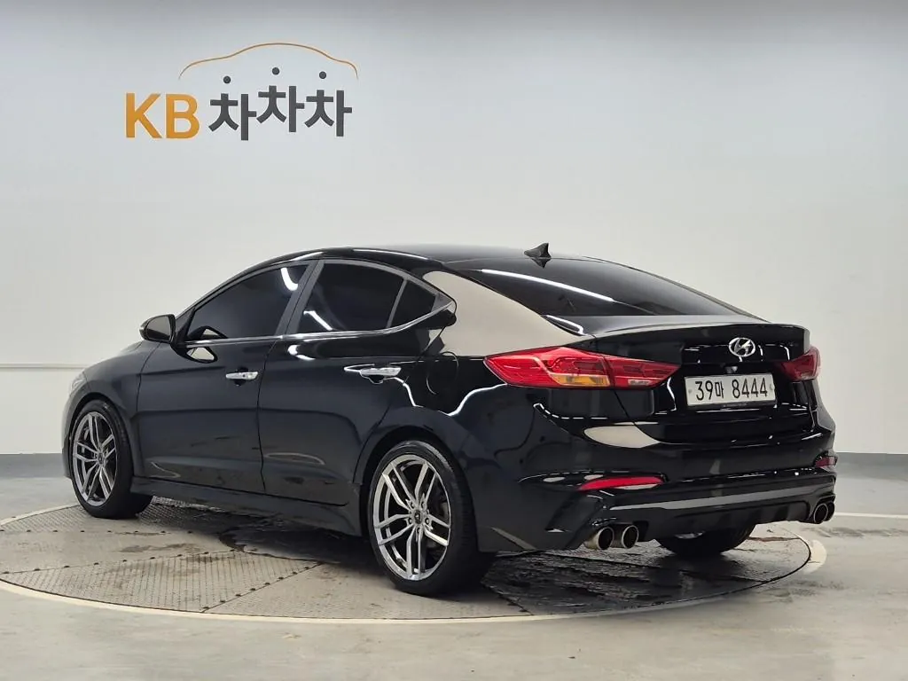 Hyundai Avante 2018 photo 2
