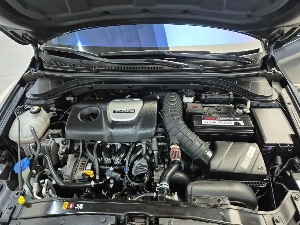 Hyundai Avante 2018 photo 5