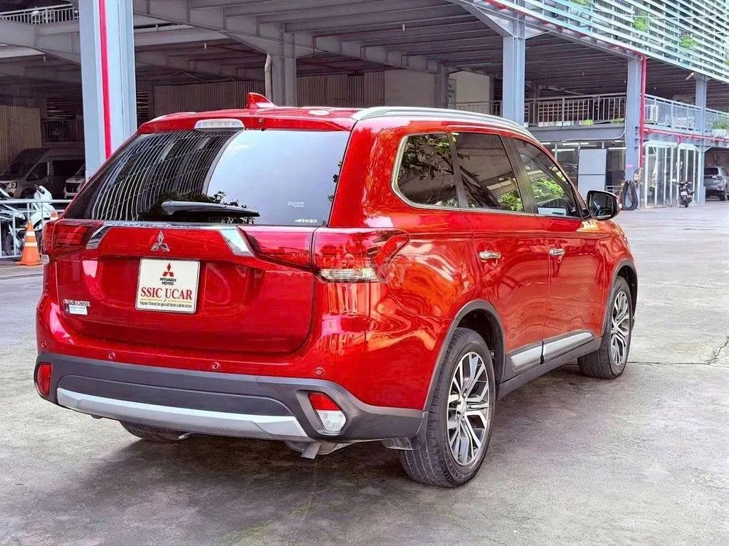 Mitsubishi Outlander 2018 photo 3