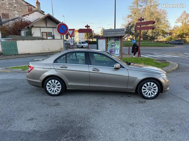 Mercedes-Benz C-Class 2009 photo 2