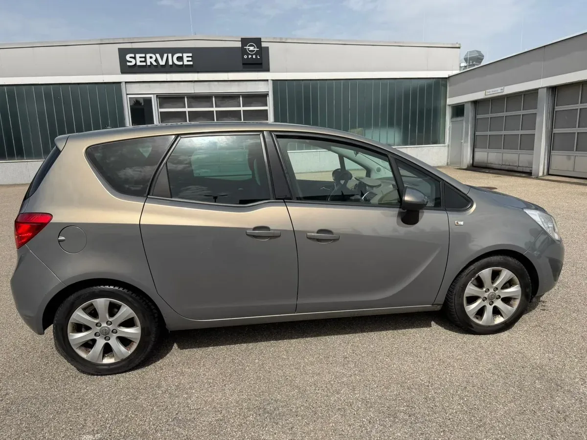 Opel Meriva 2010 photo 2