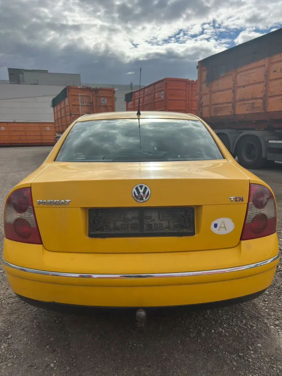Volkswagen Passat 2002 photo 3