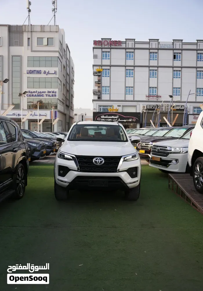 Toyota Fortuner 2022 photo 3
