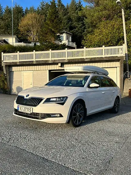 Skoda Superb 2019 photo 2
