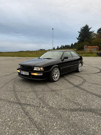 Audi S2 1993 photo 2