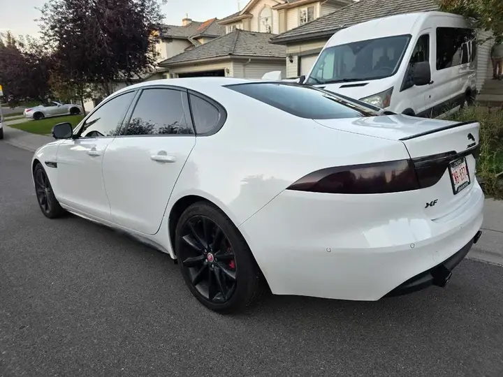 Jaguar Xf 2016 photo 4