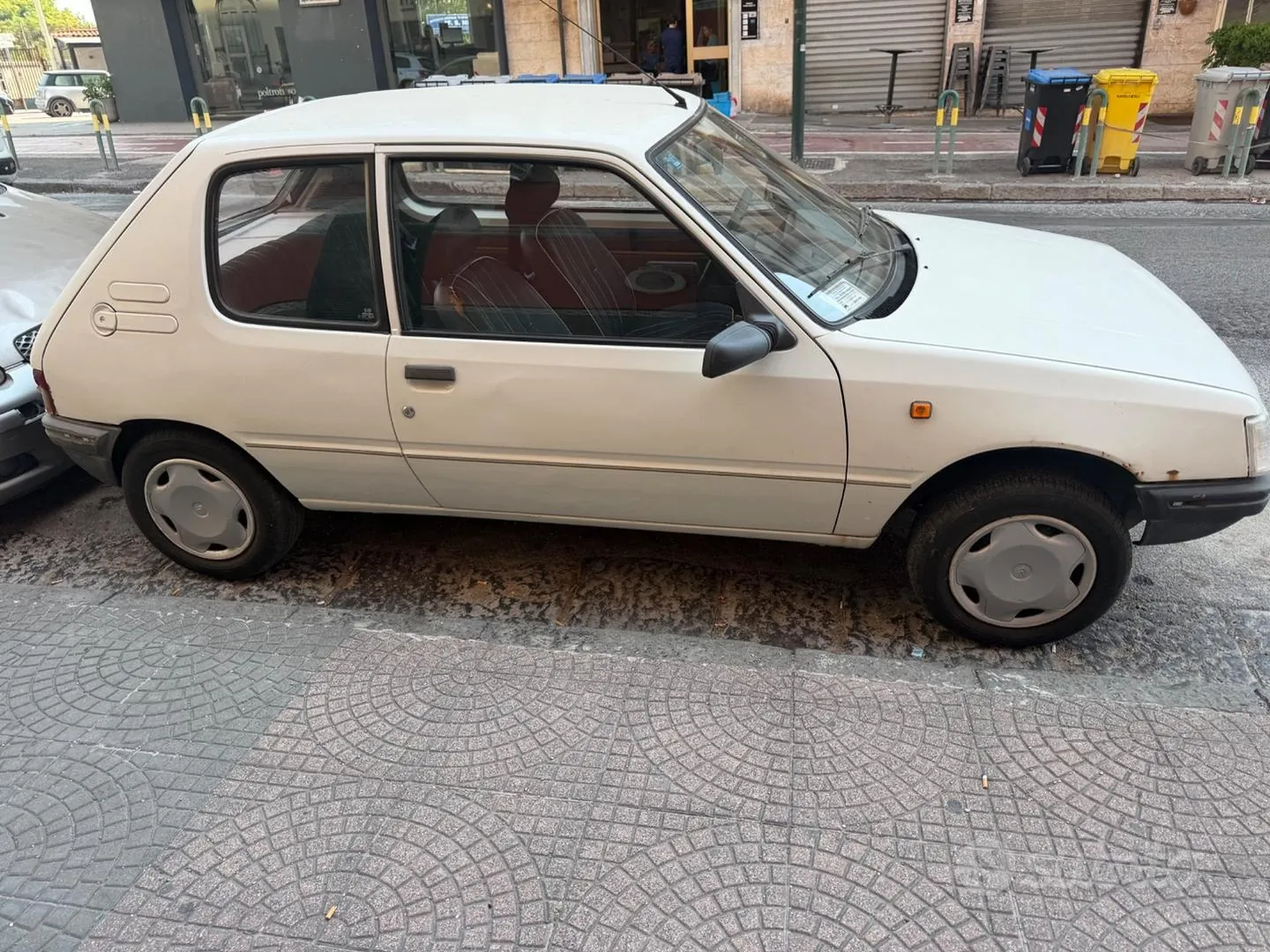 Peugeot 205 1991 photo 2