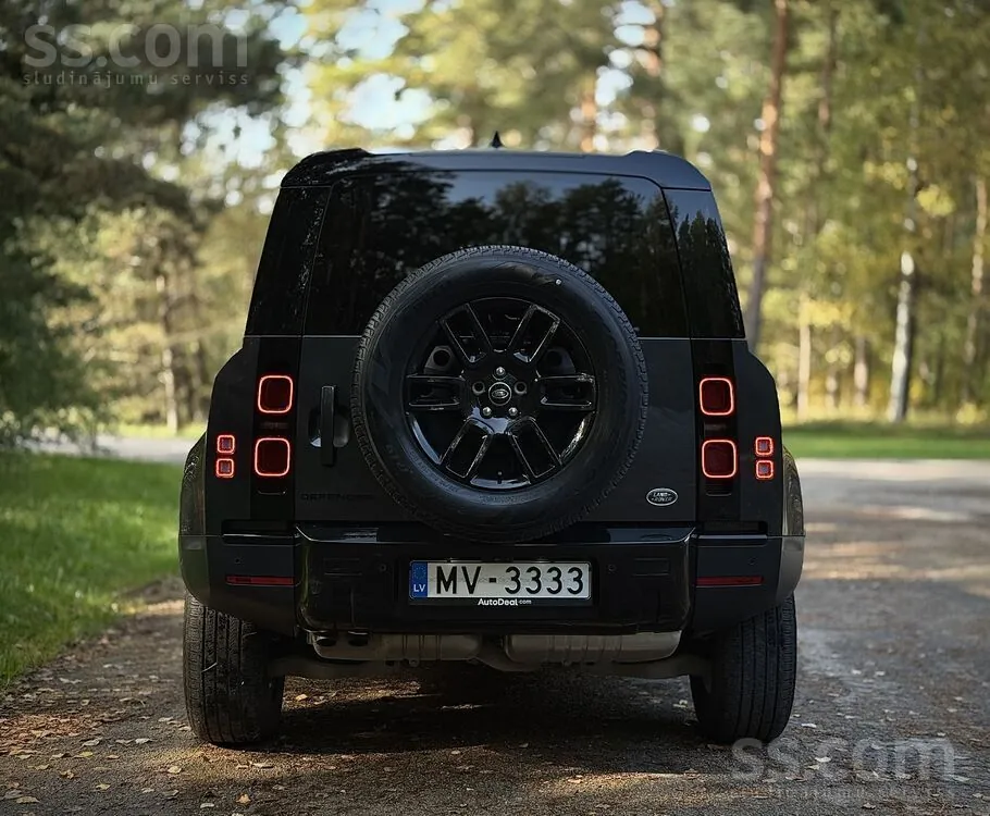 Land Rover Defender 2022 photo 5