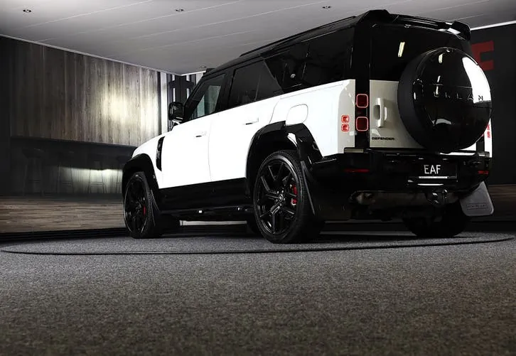 Land Rover Defender 2025 photo 3