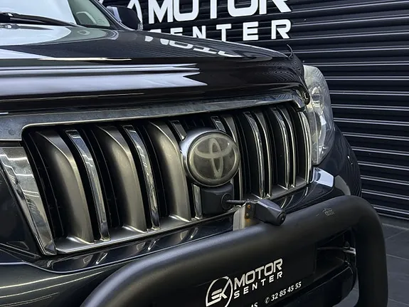 Toyota Land Cruiser 2011 photo 5
