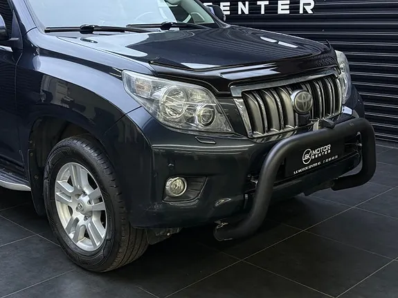 Toyota Land Cruiser 2011 photo 3