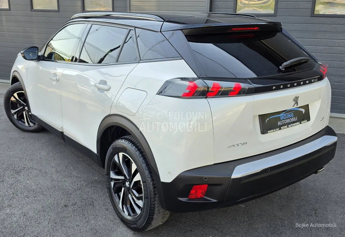 Peugeot 2008 2021 photo 4