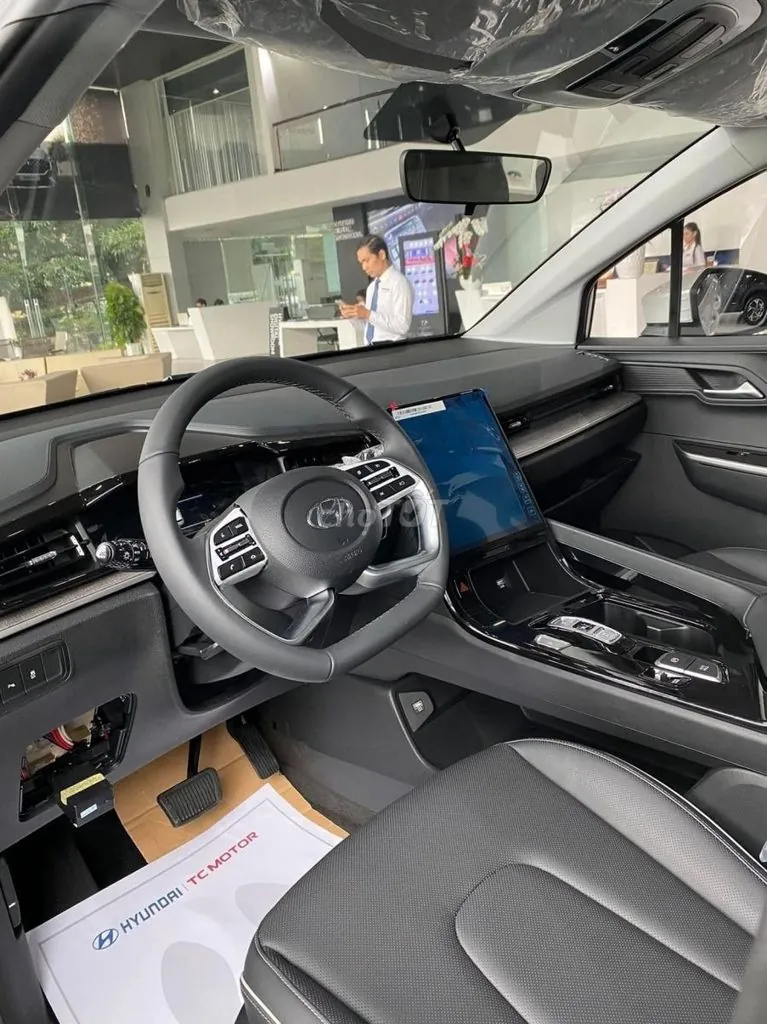 Hyundai Custin