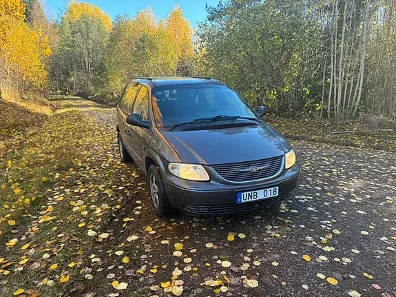 Chrysler Voyager 2004 photo 2