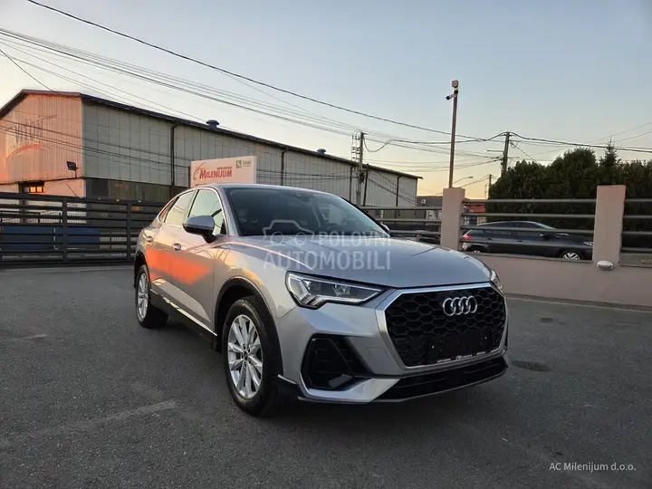 Audi Q3 2022 photo 2