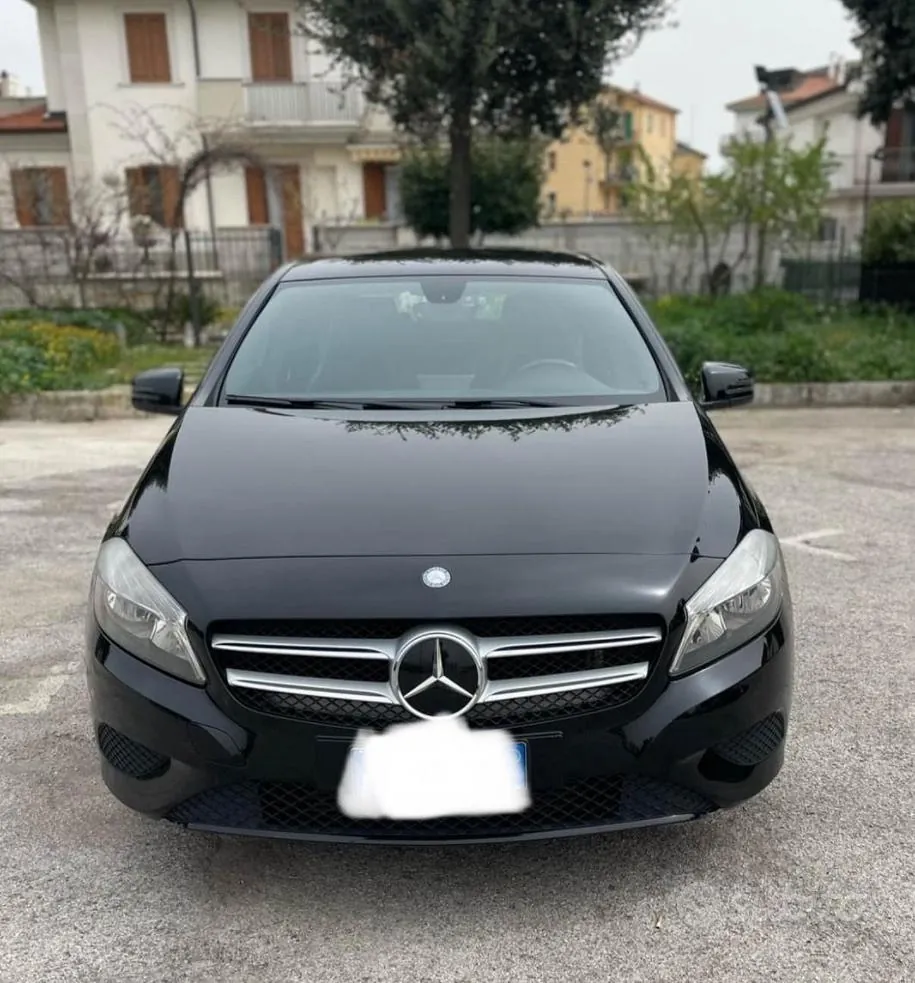 Mercedes-Benz A 2014 photo 2