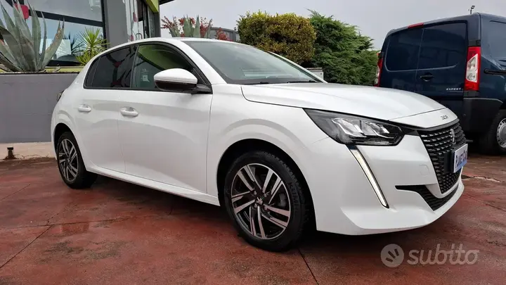 Peugeot 208 2021 photo 3