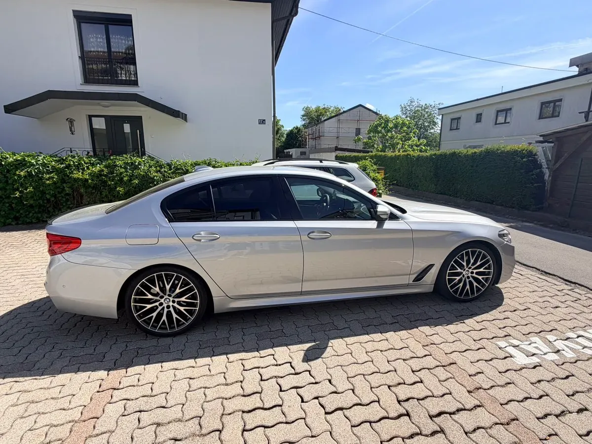 BMW 5 Series 2019 photo 2