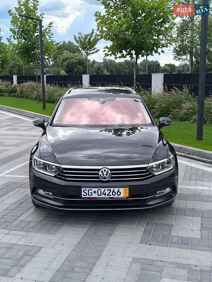 Volkswagen Passat 2019 photo 2