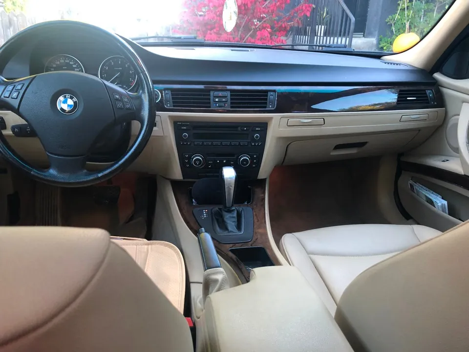 BMW 3Series 2011 photo 3