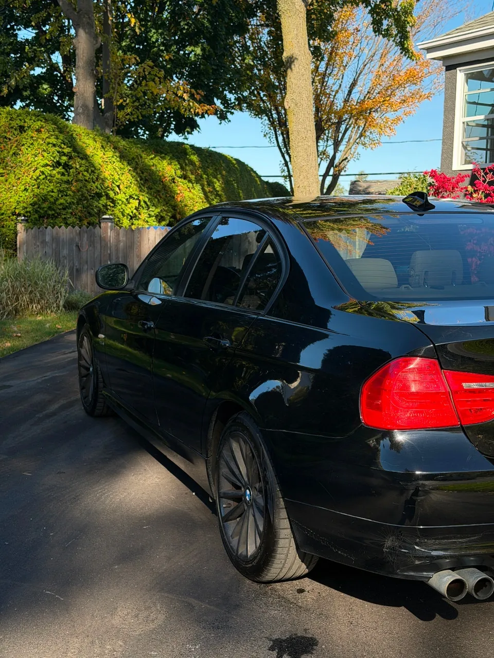 BMW 3Series 2011 photo 2