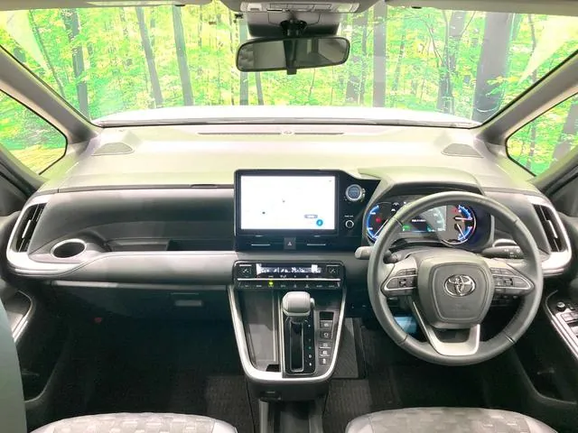 Toyota Corolla Hybrid 2023 photo 2